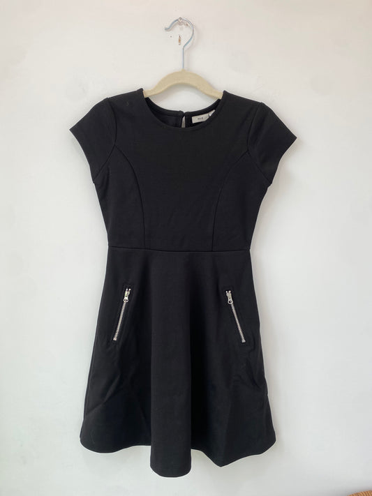 MID Black Short Sleeve Zipper Dress FA23