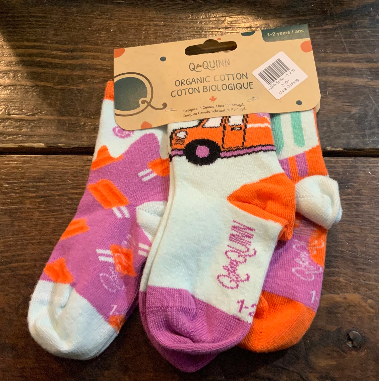 Q for Quinn Girls Socks FA21